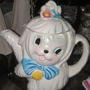 Tea pot